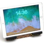 Yosegi tablet stand